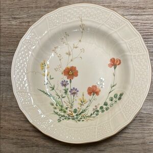 Mikasa Margaux Collection Cream and Orange Floral Dinnerware Plate 9-1/2" D 1006